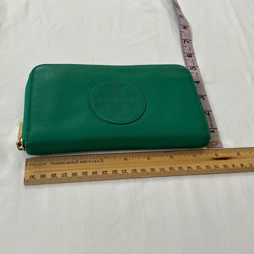 TORY BURCH Vintage Kipp Zippy Wallet Green - Picture 9 of 13